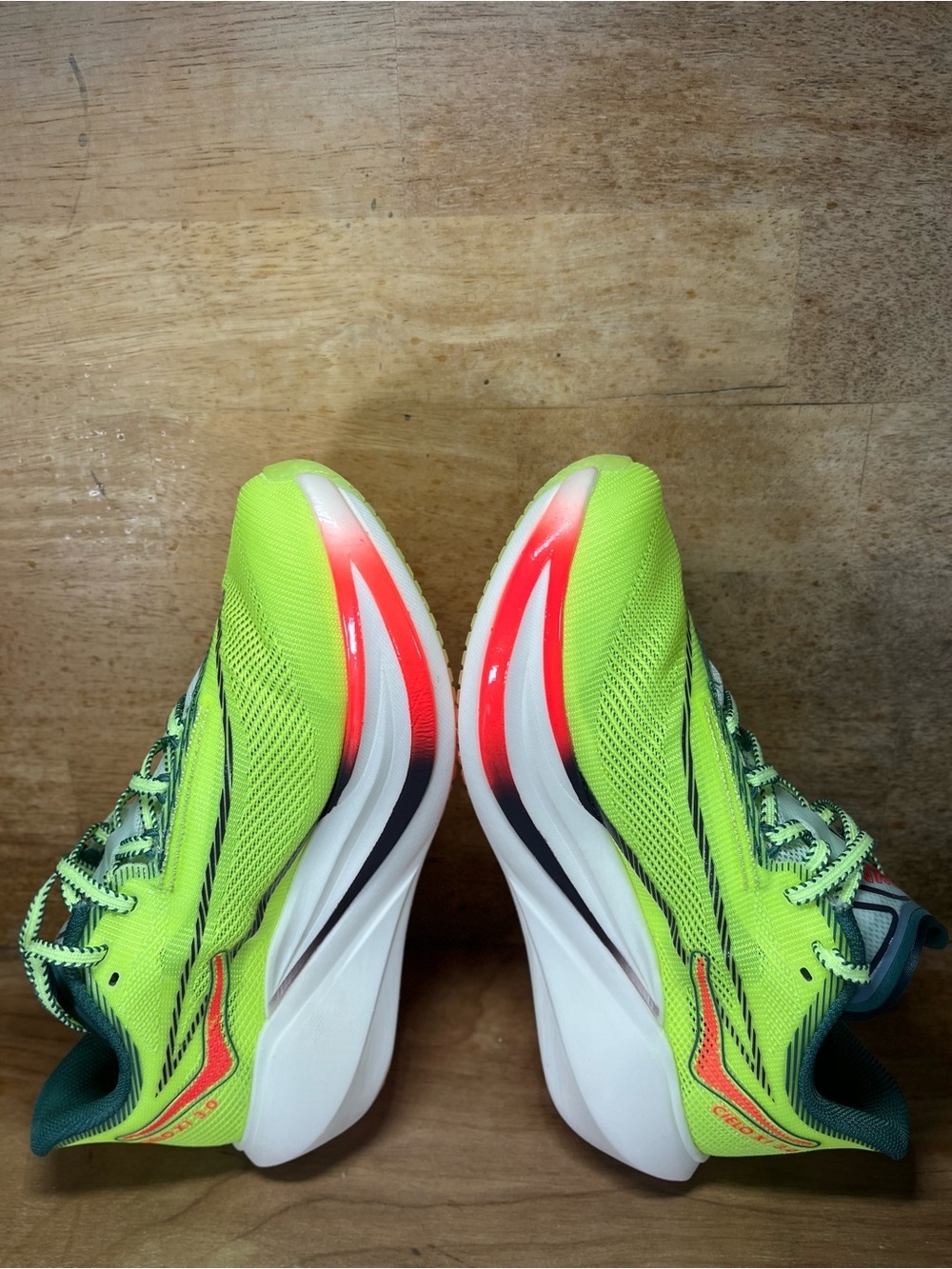 NEW Hoka One One Cielo X1 3.0 Womens Size 6 Running Shoes Neon Yuzu/Thyme - Picture 8 of 13